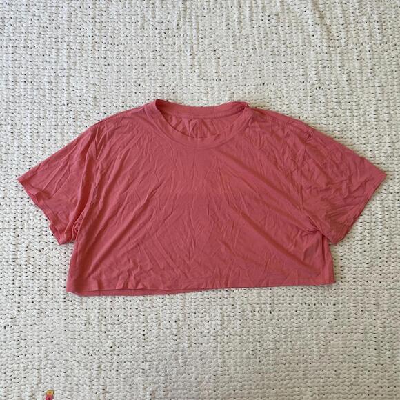 Lululemon All Yours Raspberry Cropped T-Shirt - Size 6 - Picture 3 of 5